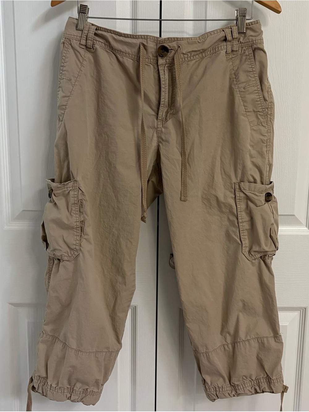Liz Claiborne Tan Khaki Cargo Capris Sz 12